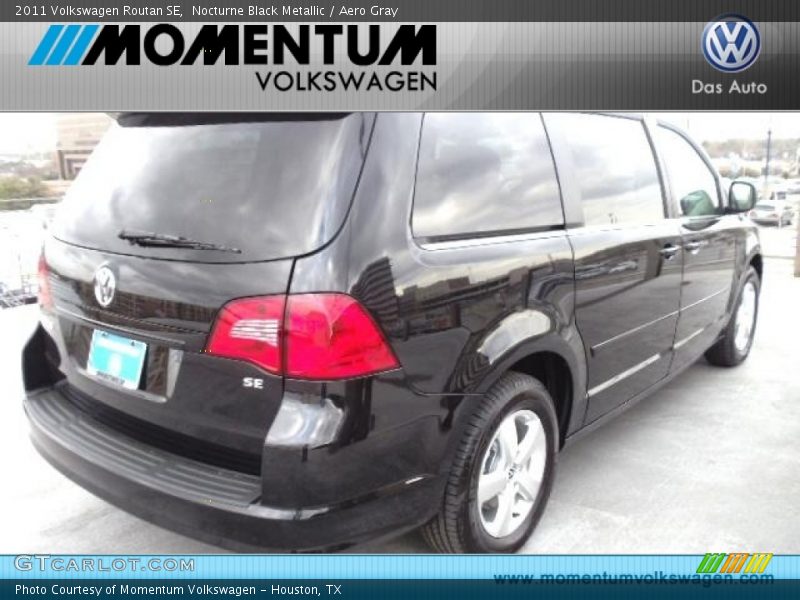 Nocturne Black Metallic / Aero Gray 2011 Volkswagen Routan SE