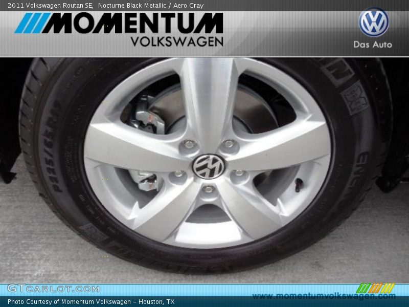 Nocturne Black Metallic / Aero Gray 2011 Volkswagen Routan SE