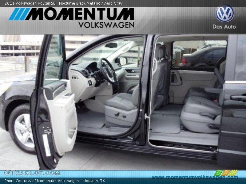 Nocturne Black Metallic / Aero Gray 2011 Volkswagen Routan SE