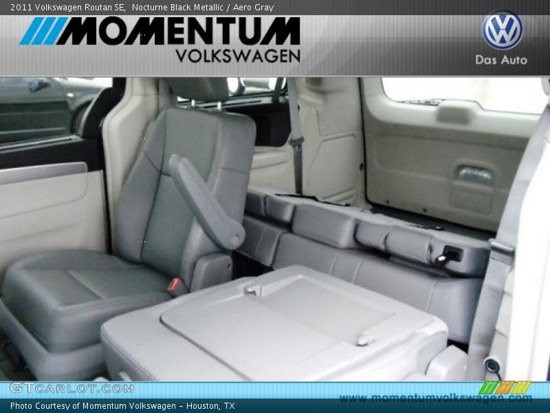 Nocturne Black Metallic / Aero Gray 2011 Volkswagen Routan SE
