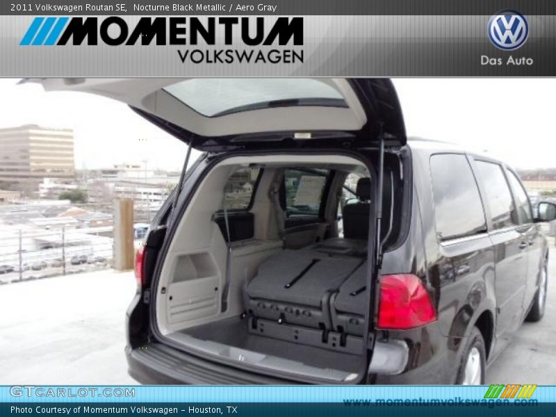 Nocturne Black Metallic / Aero Gray 2011 Volkswagen Routan SE