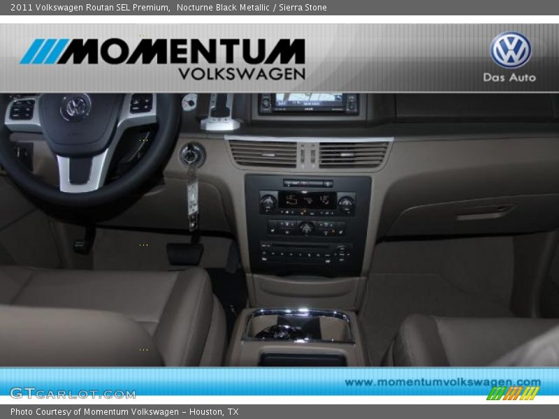 Nocturne Black Metallic / Sierra Stone 2011 Volkswagen Routan SEL Premium