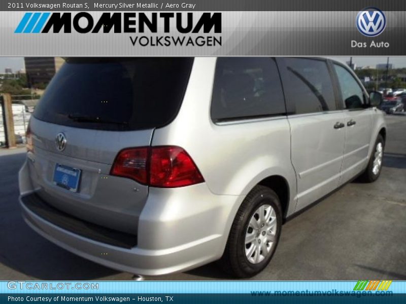 Mercury Silver Metallic / Aero Gray 2011 Volkswagen Routan S