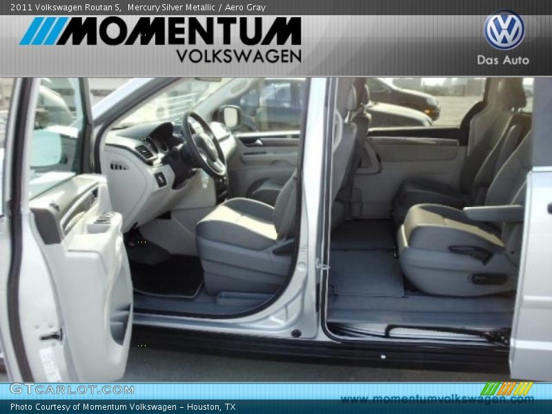 Mercury Silver Metallic / Aero Gray 2011 Volkswagen Routan S