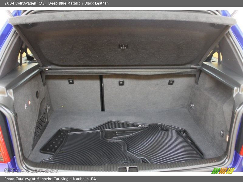  2004 R32  Trunk