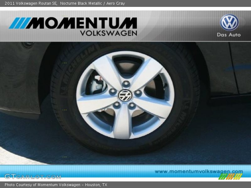 Nocturne Black Metallic / Aero Gray 2011 Volkswagen Routan SE