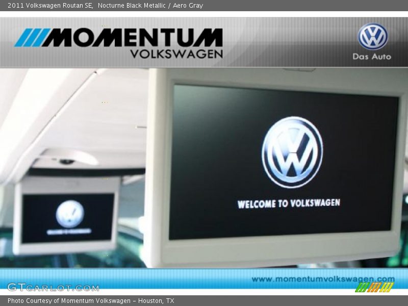 Nocturne Black Metallic / Aero Gray 2011 Volkswagen Routan SE