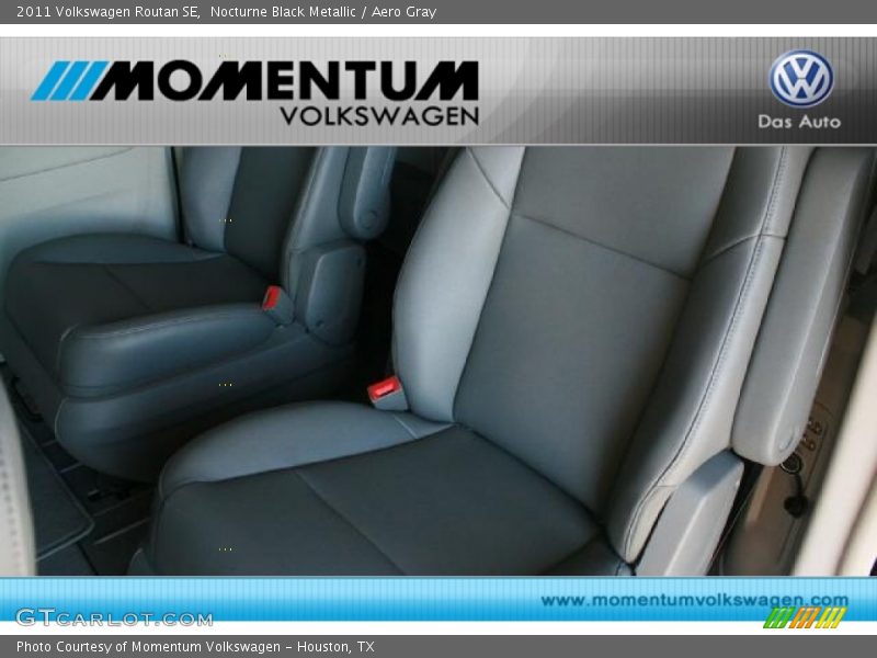 Nocturne Black Metallic / Aero Gray 2011 Volkswagen Routan SE