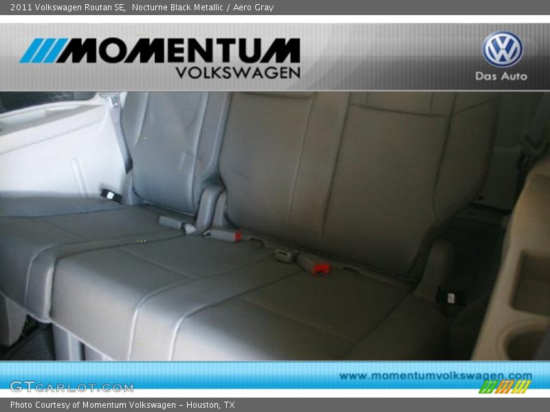 Nocturne Black Metallic / Aero Gray 2011 Volkswagen Routan SE