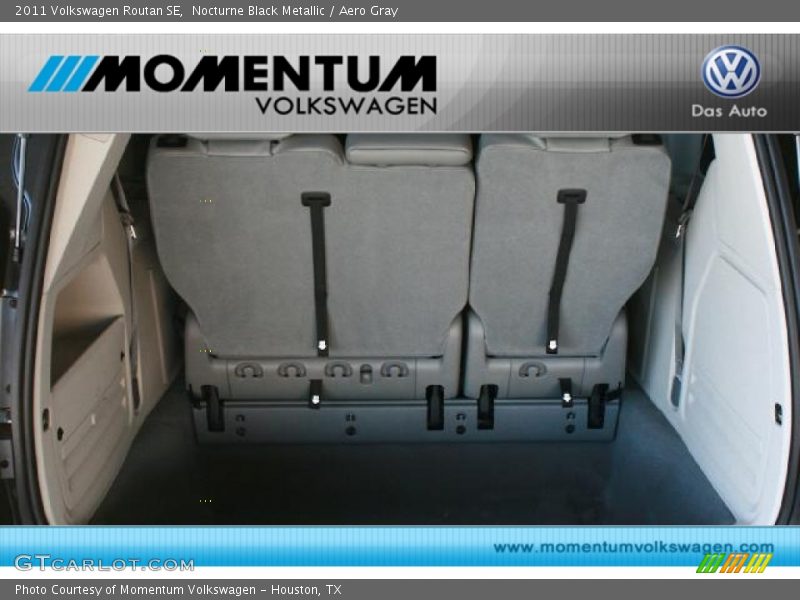 Nocturne Black Metallic / Aero Gray 2011 Volkswagen Routan SE