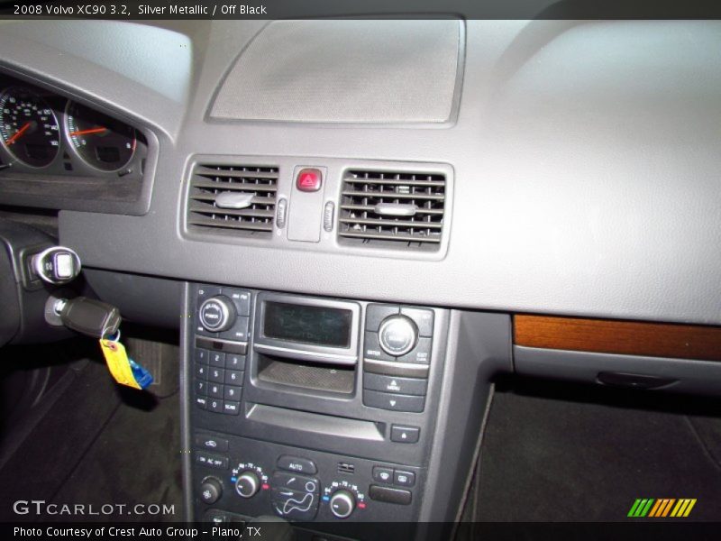 Silver Metallic / Off Black 2008 Volvo XC90 3.2