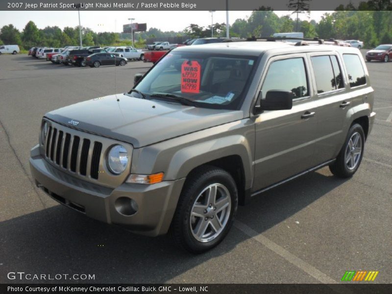 Light Khaki Metallic / Pastel Pebble Beige 2007 Jeep Patriot Sport