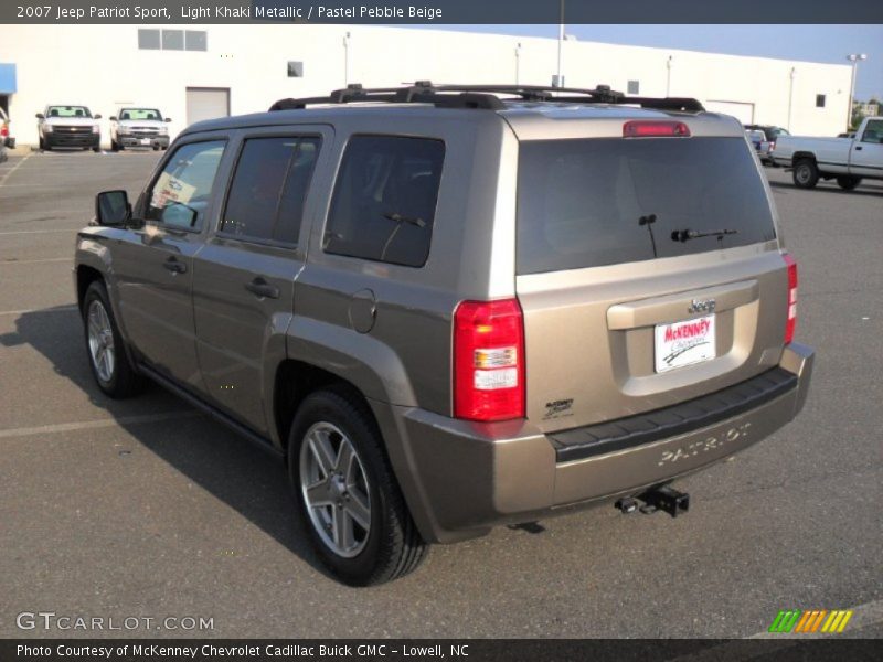Light Khaki Metallic / Pastel Pebble Beige 2007 Jeep Patriot Sport