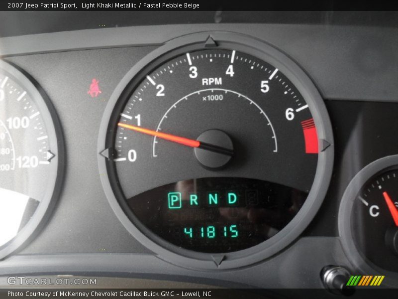 Light Khaki Metallic / Pastel Pebble Beige 2007 Jeep Patriot Sport