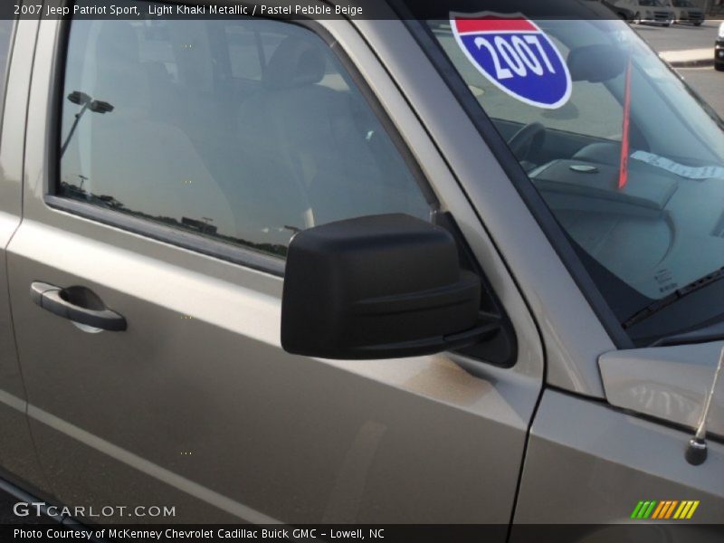 Light Khaki Metallic / Pastel Pebble Beige 2007 Jeep Patriot Sport
