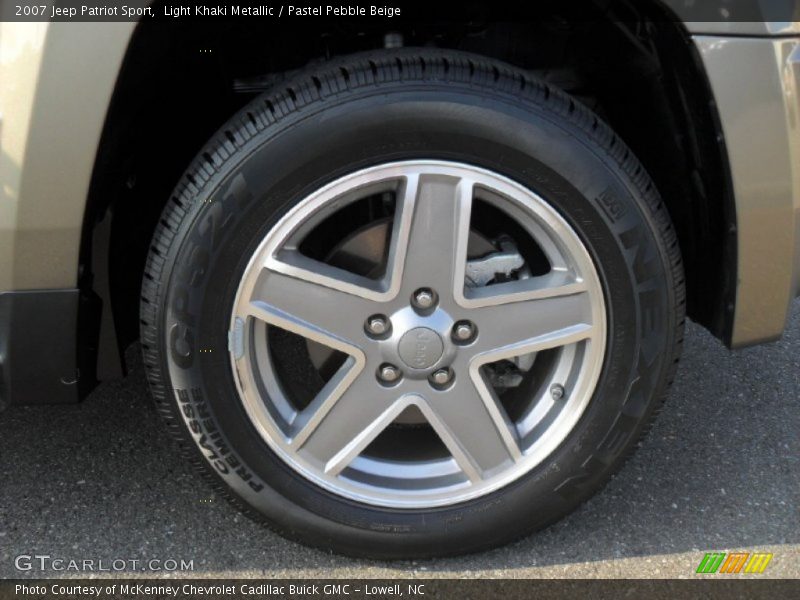 Light Khaki Metallic / Pastel Pebble Beige 2007 Jeep Patriot Sport