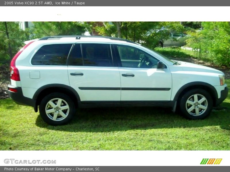 Ice White / Taupe 2005 Volvo XC90 2.5T AWD