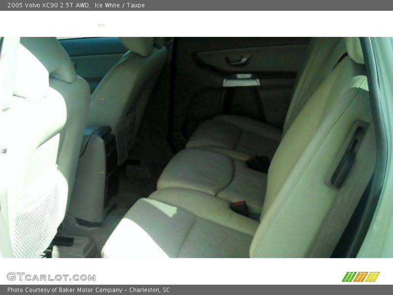 Ice White / Taupe 2005 Volvo XC90 2.5T AWD