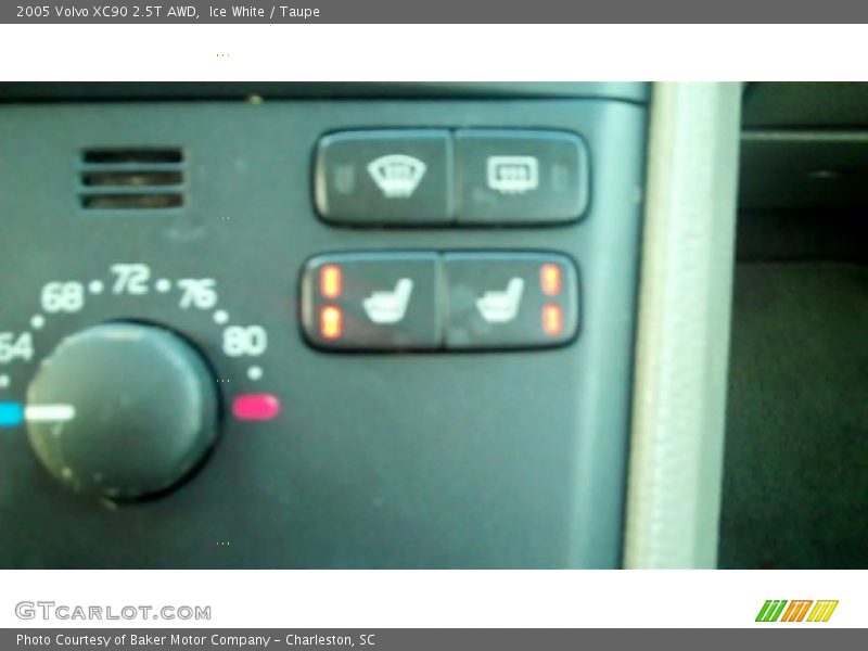 Ice White / Taupe 2005 Volvo XC90 2.5T AWD