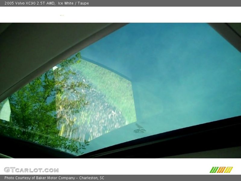 Ice White / Taupe 2005 Volvo XC90 2.5T AWD