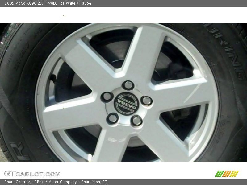 Ice White / Taupe 2005 Volvo XC90 2.5T AWD