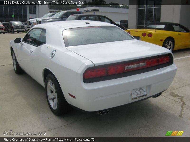 Bright White / Dark Slate Gray 2011 Dodge Challenger SE