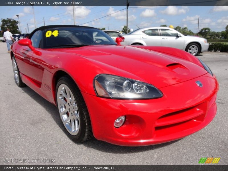 Front 3/4 View of 2004 Viper SRT-10