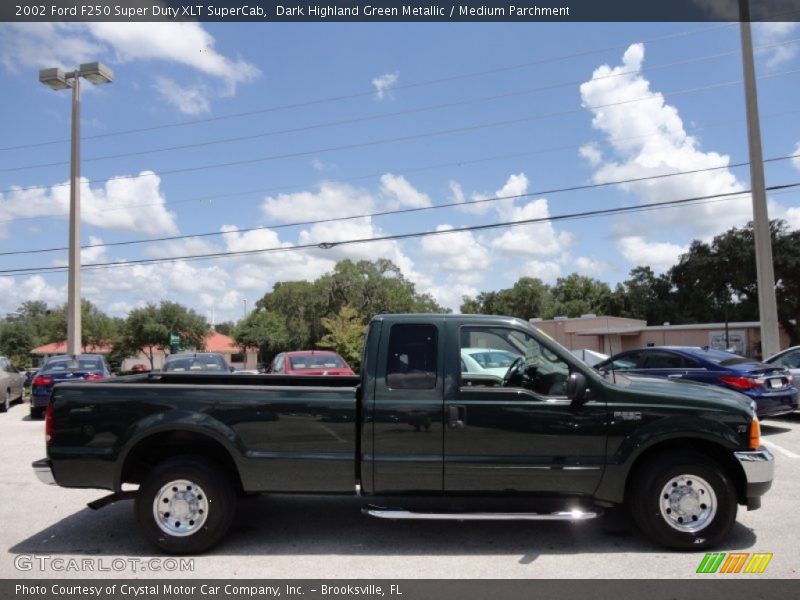 Dark Highland Green Metallic / Medium Parchment 2002 Ford F250 Super Duty XLT SuperCab