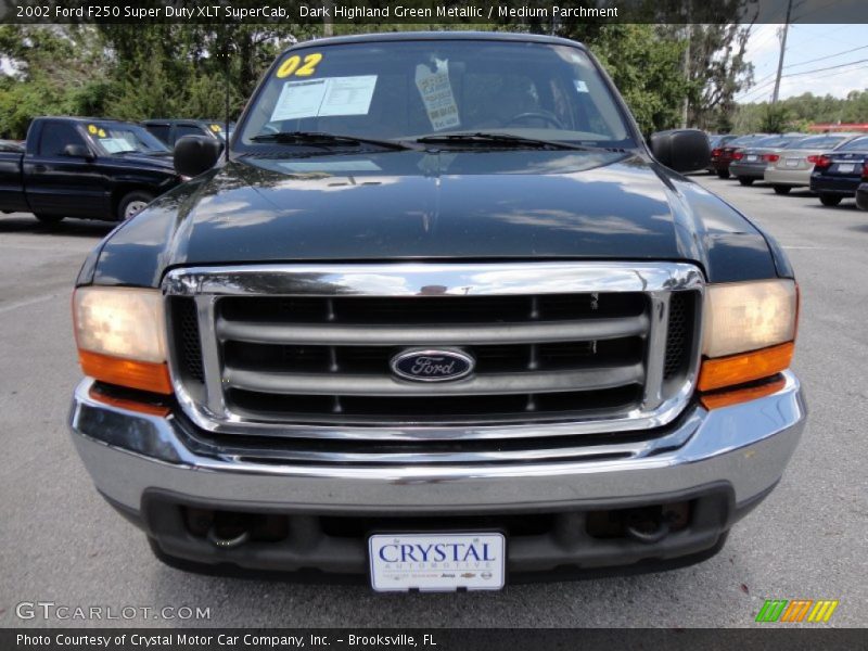 Dark Highland Green Metallic / Medium Parchment 2002 Ford F250 Super Duty XLT SuperCab
