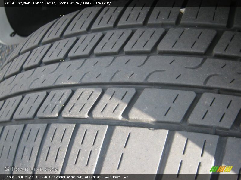 Stone White / Dark Slate Gray 2004 Chrysler Sebring Sedan