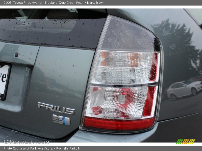 Tideland Gray Green Pearl / Ivory/Brown 2005 Toyota Prius Hybrid