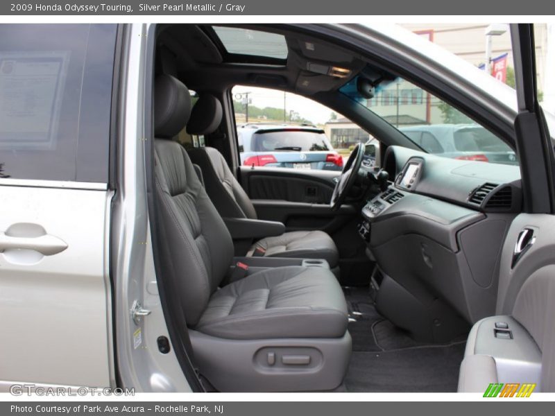 Silver Pearl Metallic / Gray 2009 Honda Odyssey Touring