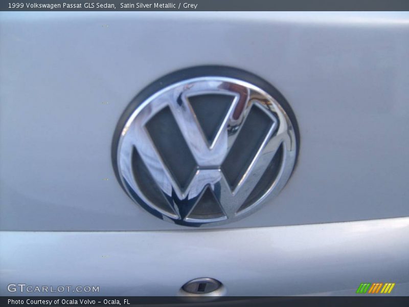 Satin Silver Metallic / Grey 1999 Volkswagen Passat GLS Sedan
