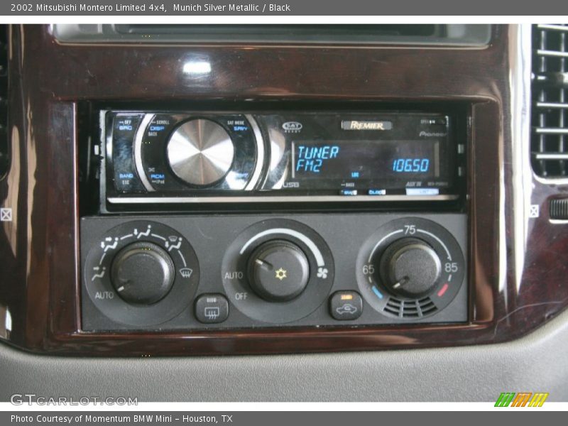 Munich Silver Metallic / Black 2002 Mitsubishi Montero Limited 4x4