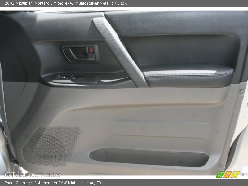 Munich Silver Metallic / Black 2002 Mitsubishi Montero Limited 4x4
