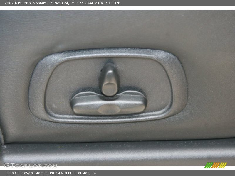 Munich Silver Metallic / Black 2002 Mitsubishi Montero Limited 4x4