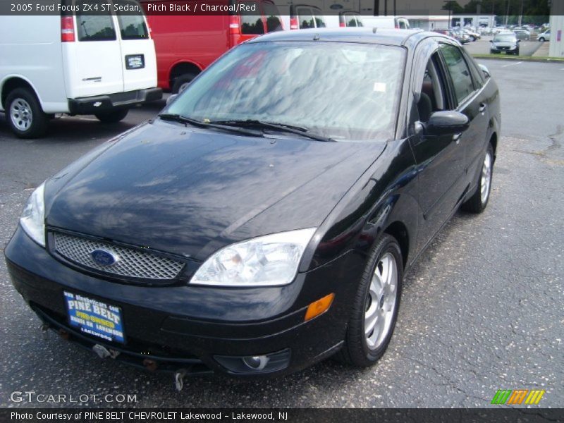 Pitch Black / Charcoal/Red 2005 Ford Focus ZX4 ST Sedan