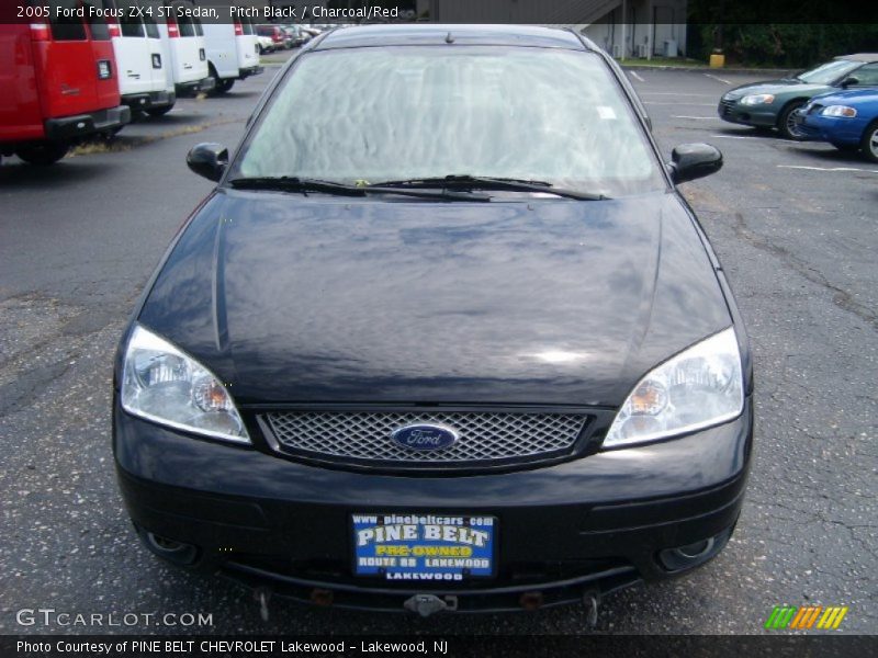 Pitch Black / Charcoal/Red 2005 Ford Focus ZX4 ST Sedan