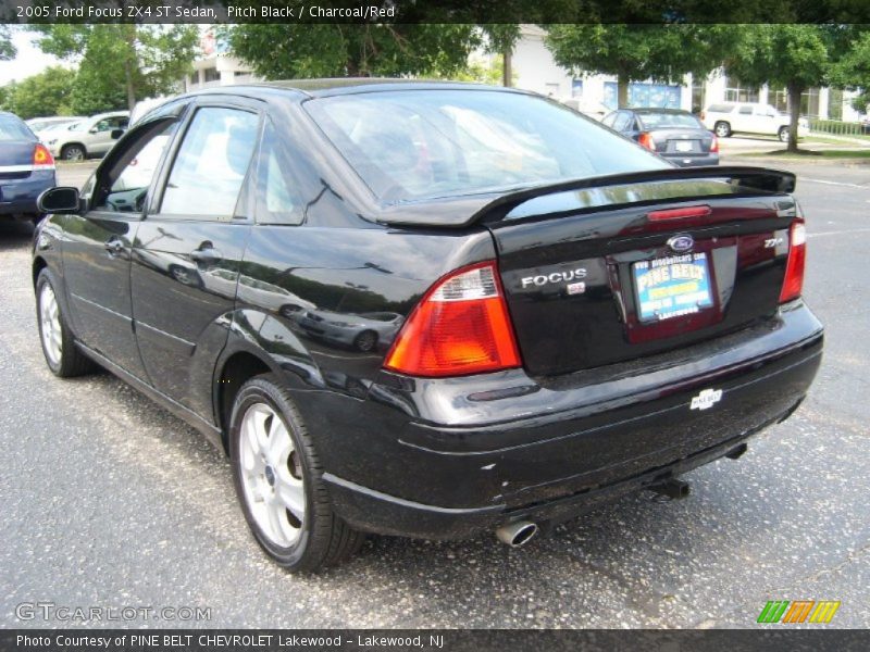 Pitch Black / Charcoal/Red 2005 Ford Focus ZX4 ST Sedan
