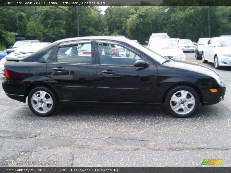  2005 Focus ZX4 ST Sedan Pitch Black