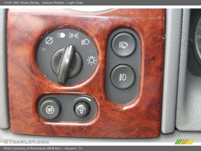 Controls of 2006 Envoy Denali