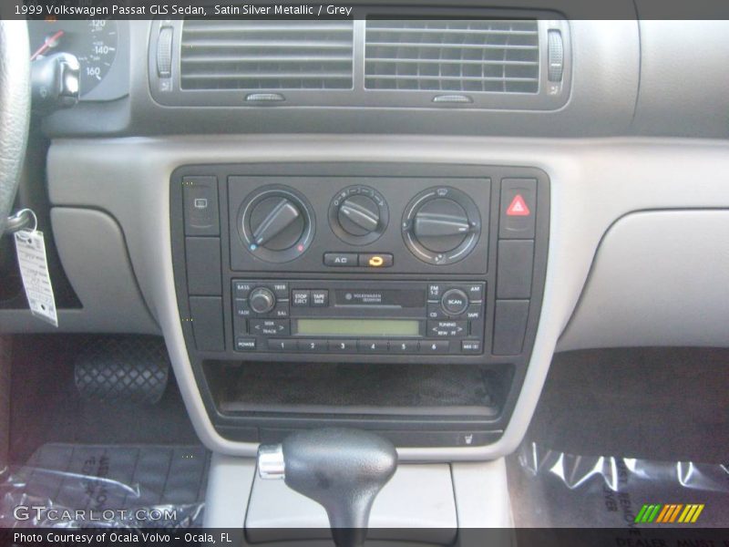 Satin Silver Metallic / Grey 1999 Volkswagen Passat GLS Sedan
