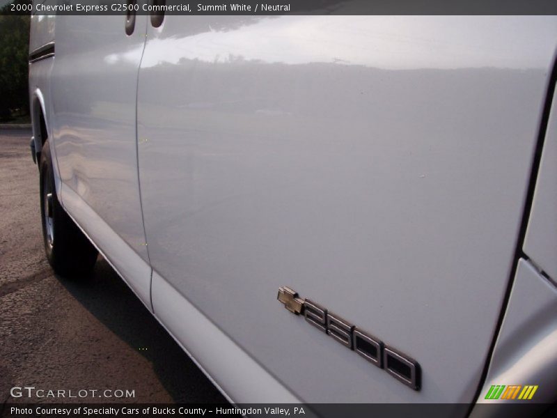 Summit White / Neutral 2000 Chevrolet Express G2500 Commercial