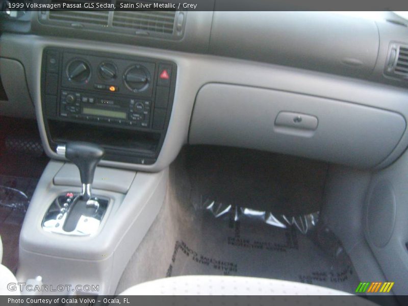 Satin Silver Metallic / Grey 1999 Volkswagen Passat GLS Sedan