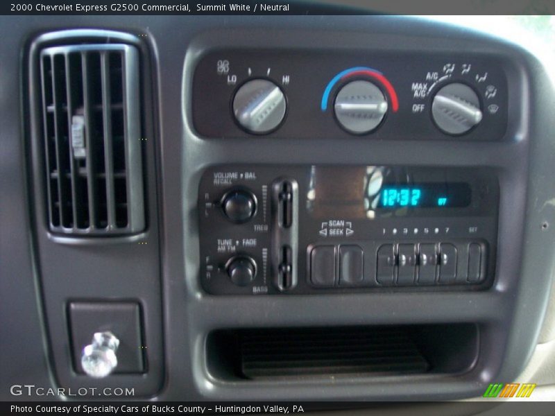 Summit White / Neutral 2000 Chevrolet Express G2500 Commercial