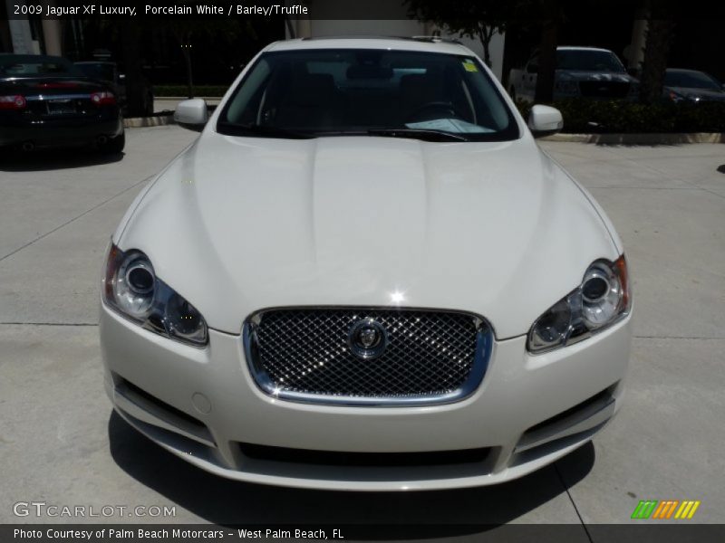 Porcelain White / Barley/Truffle 2009 Jaguar XF Luxury