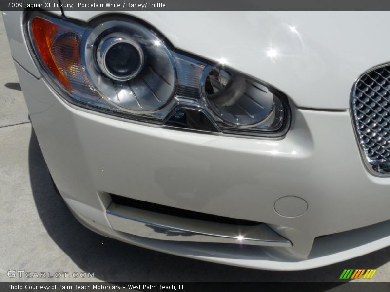 Porcelain White / Barley/Truffle 2009 Jaguar XF Luxury