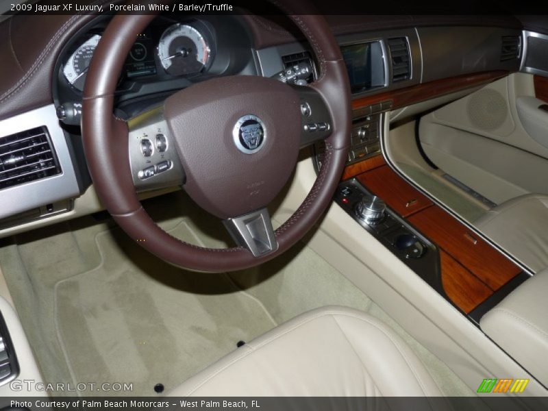 Porcelain White / Barley/Truffle 2009 Jaguar XF Luxury