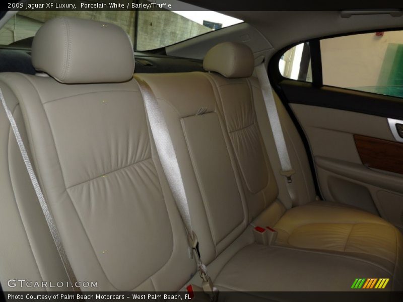 Porcelain White / Barley/Truffle 2009 Jaguar XF Luxury