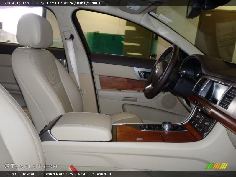 Porcelain White / Barley/Truffle 2009 Jaguar XF Luxury